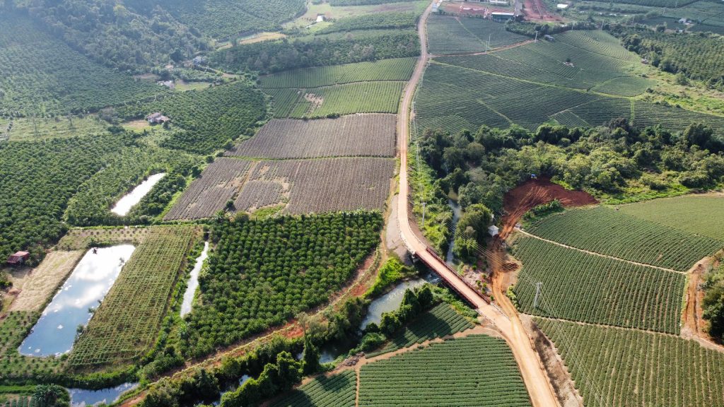 Bán 7 sào chè suối bao quanh bên cạnh khu du lịch Dambri Bảo Lộc Lâm Đồng