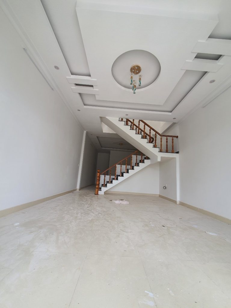 Bán nhà mới xây ngay trung tâm Bảo Lộc Hẻm Lam Sơn Lộc Sơn