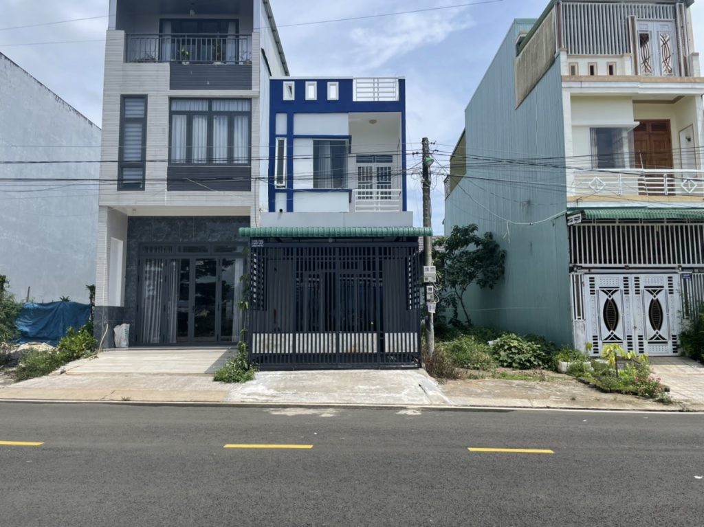 Bán nhà mặt tiền hẻm Hoàng Văn Thụ Phường 1 Bảo Lộc Lâm Đồng