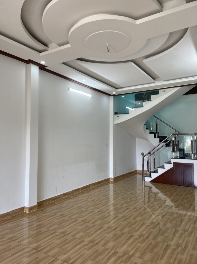 Bán nhà mặt tiền hẻm Hoàng Văn Thụ Phường 1 Bảo Lộc Lâm Đồng