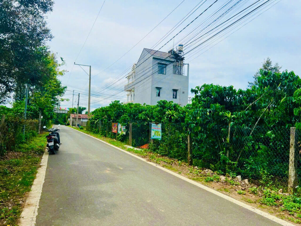 1,1 sào hẻm 414 Trần Hưng Đạo Lộc Sơn Bảo Lộc Lâm Đồng