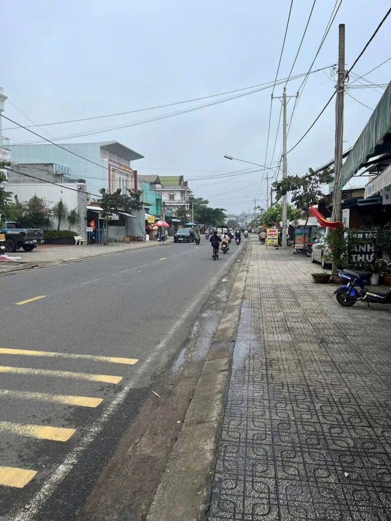Bán nhà mặt tiền Nguyễn Văn Cừ Lộc Sơn Bảo Lộc Lâm Đồng